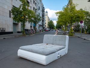 Junge Menschen brauchen eine bessere Unterkunft als ein Sofa auf der Straße, um erwachsen werden zu können.