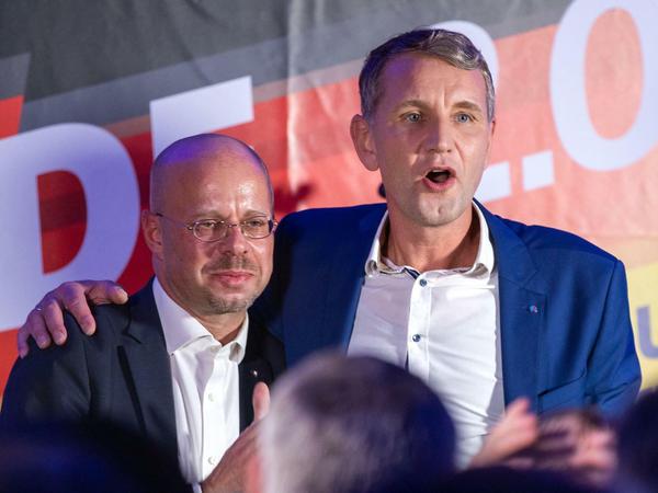 Arm in Arm: Andreas Kalbitz und Björn Höcke gelten als Lichtgestalten des rechten AfD-"Flügel".