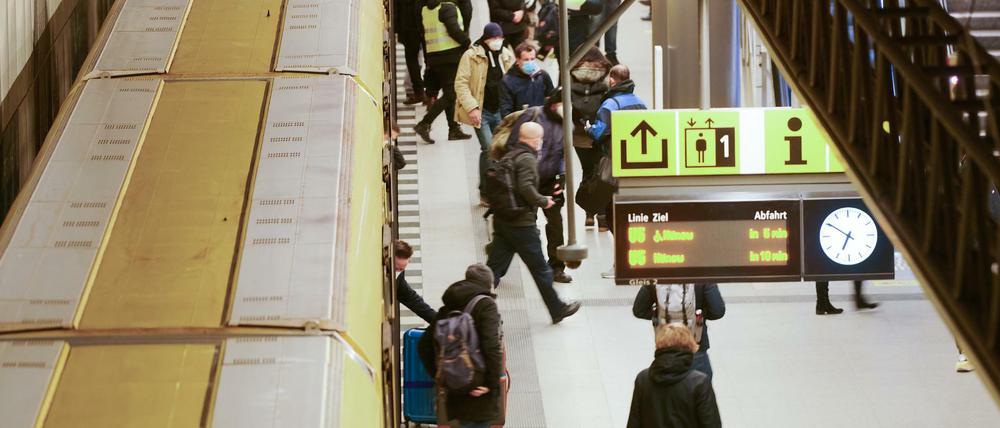 Zu Stoßzeiten weniger Züge. Darauf müssen sich U-Bahnpassagiere teilweise einstellen.