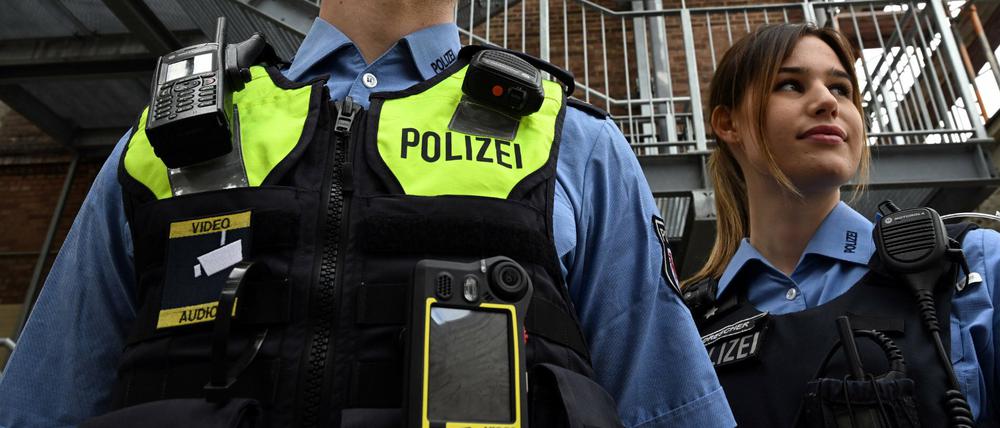 Bodycams für Polizisten gab es in Brandenburg bislang nur testweise. 