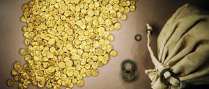 ARCHIV - 31.05.2006, Bayern, Manching: Tief im Boden eingelassen wird im Kelten- und Römermuseum in Manching bei Ingolstadt der keltische Goldschatz ausgestellt. Der größte keltische Goldfund des 20. Jahrhunderts wurde 1999 bei Manching gefunden. Nun wurde der Goldschatz von Einbrechern gestohlen. (zu dpa «Einbrecher stehlen Goldschatz im Millionenwert aus Museum») Foto: Frank Mächler/dpa +++ dpa-Bildfunk +++