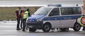 Polizeieinsatz auf dem Gelände des Flughafens BER. (Symbolbild)