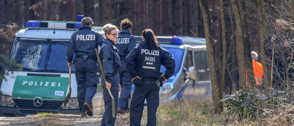 Auf der Suche nach Rebecca Reusch hat die Polizei eine großangelegte Suchaktion in Brandenburg eingeleitet.