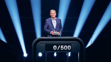 Zuschauermillionär. Mit seinem RTL-Klassiker holt Günther Jauch unverändert beste Quoten. Mit „500 – Die Quiz-Arena“ ab 4. Juli will er nichts anderes. 