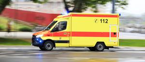 Rettungswagen, Feuerwehr, Rettungsdienst, Krankenwagen, 112, Blaulicht, Potsdam 11.06.2020 Foto: Sebastian Gabsch