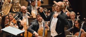 Iván Fischer dirigiert das Royal Concertgebouw Orchestra in der Philharmonie.