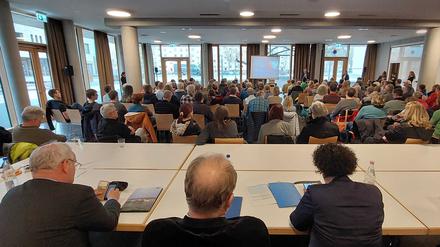 Mehr als 150 Personen aus dem Kirchsteigfeld, aus Drewitz und dem Stern waren zum Bürgerdialog gekommen.