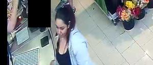 Eine unbekannte Frau hat in mehreren Potsdamer Supermärkten Zigaretten gestohlen.