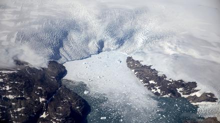 Der Eisverlust in Grönland und der Antarktis hat sich einem Bericht zufolge seit den 1990er Jahren verfünffacht (Archivbild). 