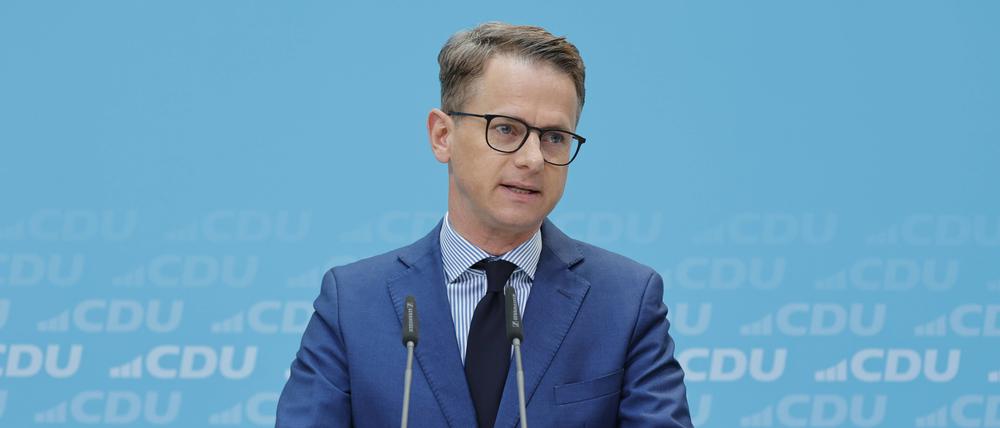 CDU-Generalsekretär Carsten Linnemann wirft Kanzler Olaf Scholz Untätigkeit in der Migrationspolitik vor. 