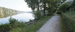 Der Uferweg am Griebnitzsee: Mehrfach endet er derzeit im Nichts. 