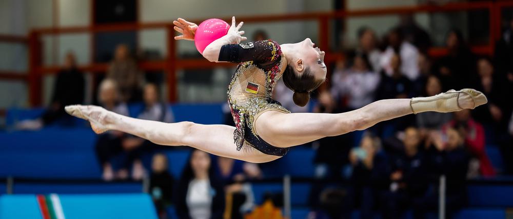 Darja Varfolomeev, die im vergangenen Jahr Weltmeisterin wurde, präsentierte sich am Wochenende in Berlin.