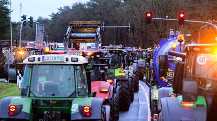 Es könnte wieder eng werden in Berlin: Landwirte wollen mit ihren Traktoren gegen die Politik der Bundesregierung protestieren.