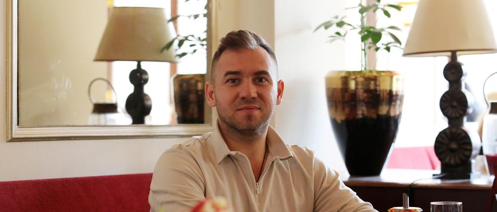 Sergio Nacu ist der neue Inhaber des Lindencafés im Herzen Babelsbergs.