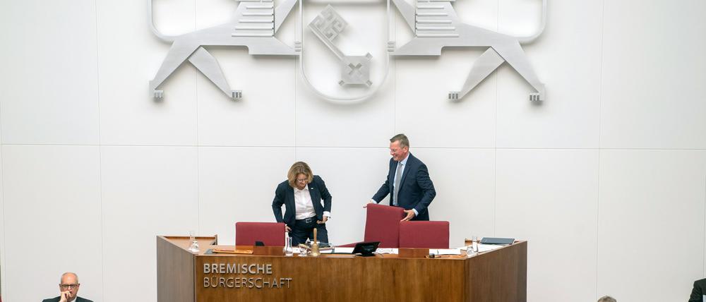 Frank Imhoff (CDU) macht seinen Stuhl für Nachfolgerin Grotheer frei.
