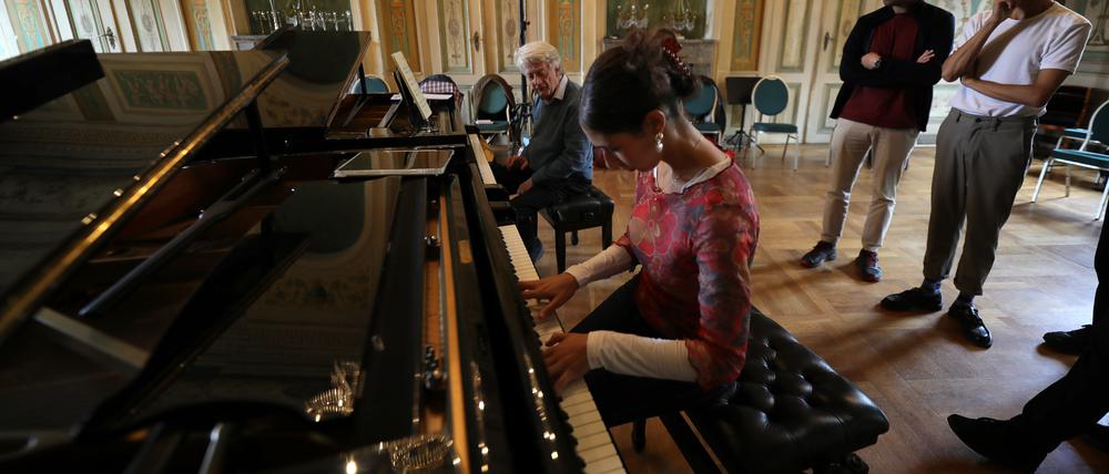 Piano Masterclass mit Professor Klaus Hellwig im Palais Lichtenau in Potsdam.