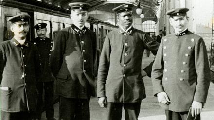 Vom Schaffner arbeitete sich der Kameruner Martin Dibobe bis zum Zugführer hoch.