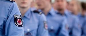Angehende Polizistinnen und Polizisten an der Fachhochschule der Polizei in Oranienburg teil. (Symbolbild)
