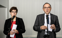Ende Januar beim zweiten Koalitionsausschuss in neuer Konstellation: Annegret Kramp-Karrenbauer (CDU) und Norbert Walter-Borjans (SPD). Foto: Paul Zinken/dpa