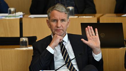 Björn Höcke, AfD-Fraktionschef, sitzt im Plenarsaal des Thüringer Landtags.