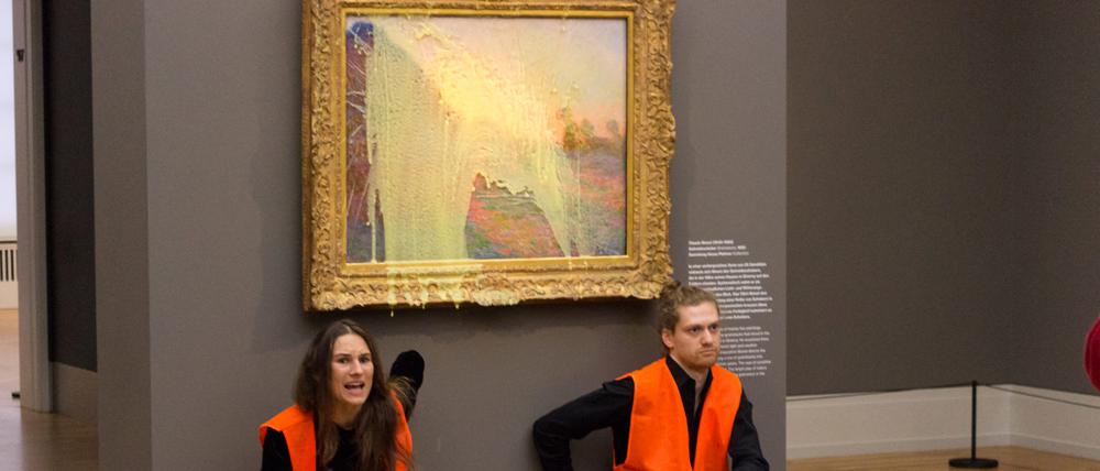 Klimaaktivisten attackieren Monet-Gemälde in Potsdam. Foto: AFP