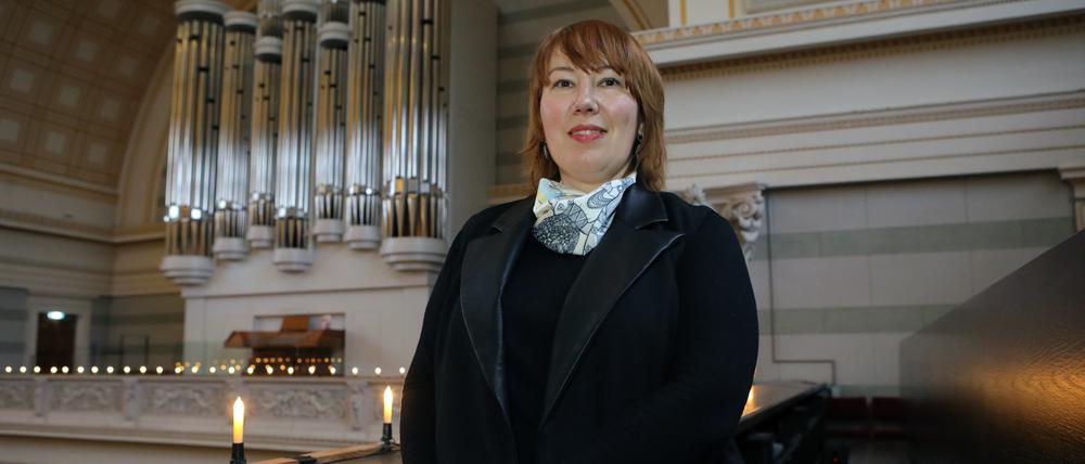 Nadiya Velychko, die Organistin der Konzerthalle Lwiw, lebt seit Anfang März mit ihrem Sohn in Potsdam und probt in der Nikolaikirche.