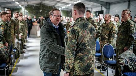 Kurz vor Weihnachten besuchte Verteidigungsminister Boris Pistorius (SPD) die Soldatinnen und Soldaten der Bundeswehr in Litauen.