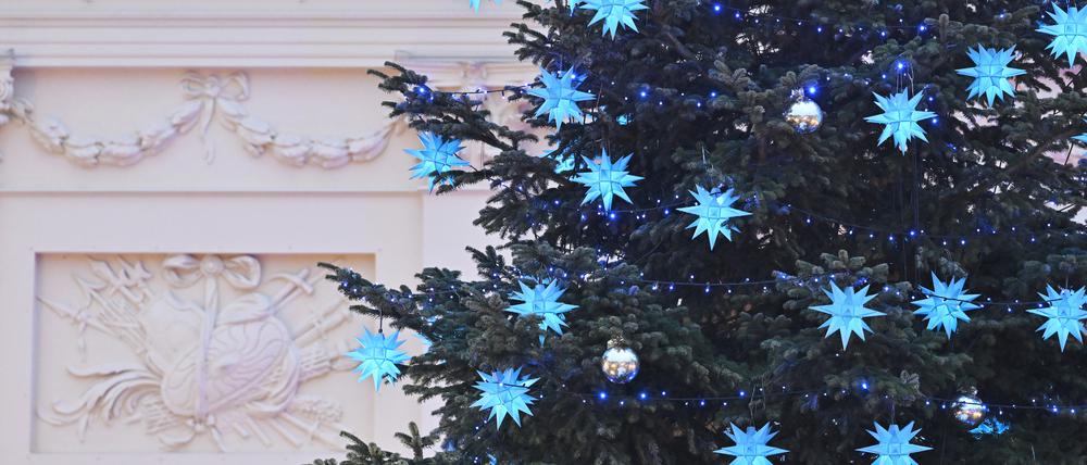 Wieviel Weihnachtsmarkt soll es sein und bitte wo? Für Potsdams „Blauen Lichterglanz“ sind jetzt drei Standort-Varianten im Gespräch. 