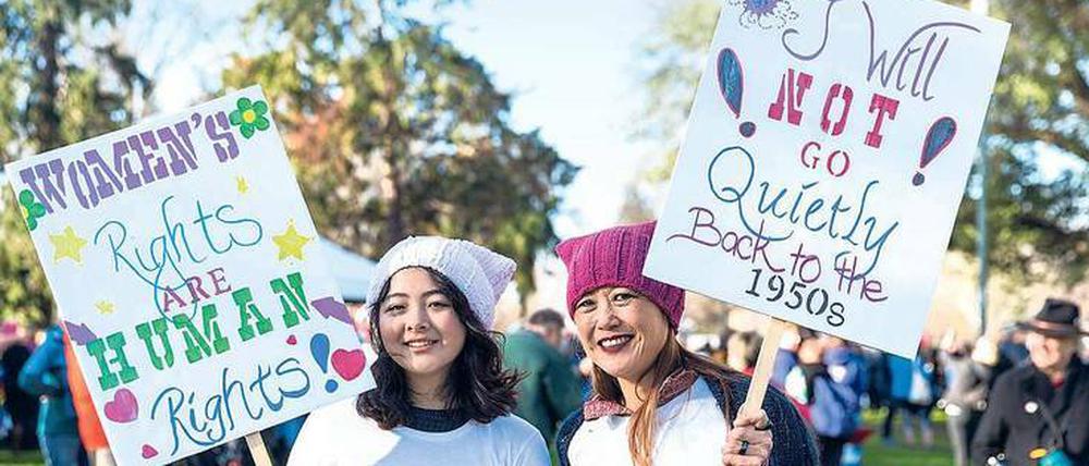 Familiärer Konsens. Emma Scholl (l.) und ihre Mutter Carolyn waren beim Women’s March in Sacramento dabei. 