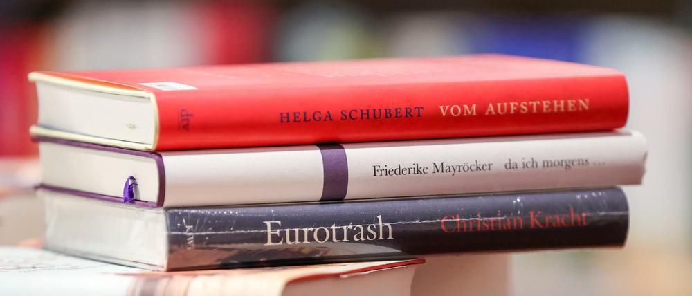 Drei der für den Preis der Leipziger Buchmesse nominierten Titel in der Kategorie Belletristik