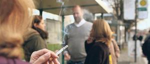 Verqualmt. Stadtpolitik debattierte Rauchverbot an Haltestellen des ViP.