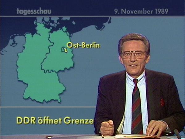 Jo Brauner, damals ARD-Chefsprecher, verliest in der 20 Uhr-Ausgabe der "Tagesschau" vom 9. November 1989 die Nachricht, dass die DDR ihre Grenzen öffnet.