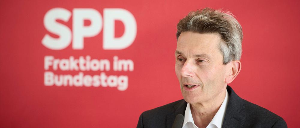 SPD-Bundestagsfraktions-Chef Rolf Mützenich bei einer Pressekonferenz im Bundestag am 05.09.2022.