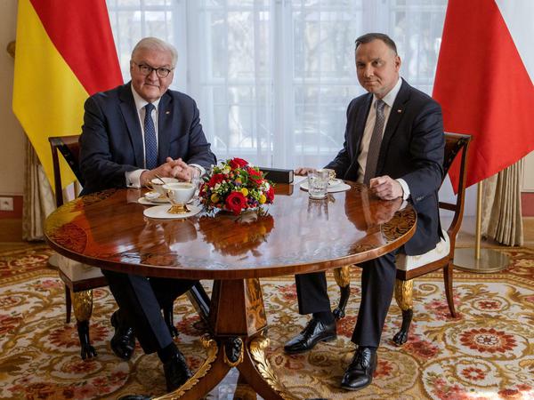 Bundespräsident Frank-Walter Steinmeier zu Besuch beim polnischen Kollegen Andrzej Duda. Der wollte ihn mit nach Kiew nehmen. Doch die Ukraine lehnt ab.
