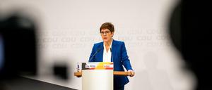 CDU-Parteivorsitzende Annegret Kramp-Karrenbauer: Ihre Rückzugsankündigung und die Folgen werden international mit Besorgnis wahrgenommen.