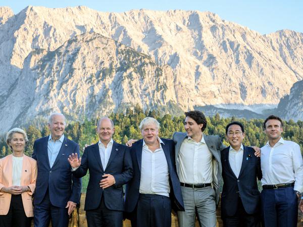 Hier war ein paar Tage die Welt in Ordnung und der Westen unter sich: Ein informelles Gipfelfoto beim G7-Gipfel in Elmau. 
