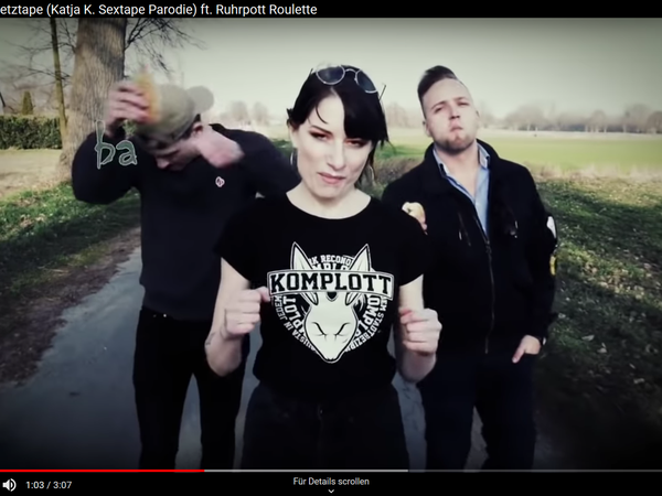 Melanie Schmitz hetzt in ihrem Musikvideo gegen Flüchtlinge. 