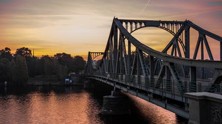 An der Glienicker Brücke zwischen Potsdam und Berlin befand sich einst die innerdeutsche Grenze. 