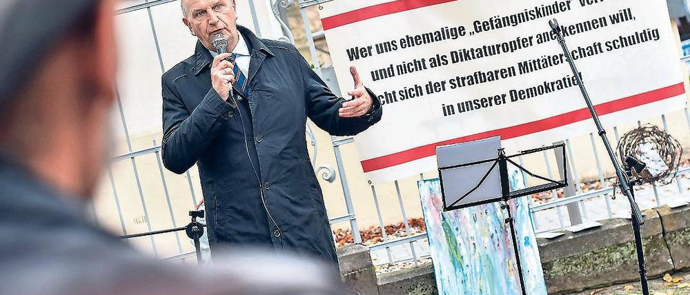 Dunkles Kapitel. Brandenburgs Ministerpräsident Dietmar Woidke (SPD) spricht bei der Einweihung des Mahnmals zur Erinnerung an das DDR-Kindergefängnis.