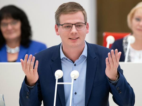 Sebastian Walter, Fraktionsvorsitzender der Brandenburger Linken fordert bessere Kitas bis 2025.