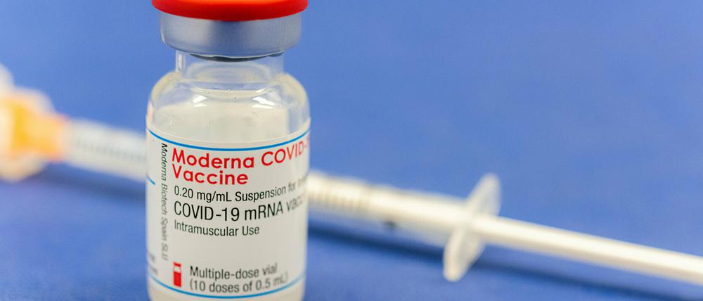 Das Mittel von Moderna gehört zu den derzeit drei Corona-Impfstoffen, die in Brandenburg verabreicht werden.