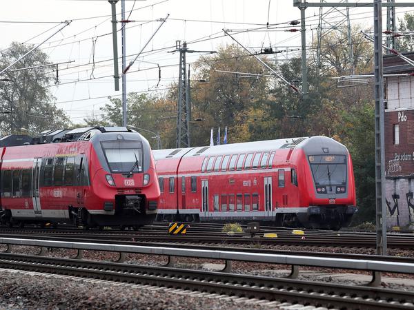 Die Regionalzüge in Brandenburg sollen vorerst nach normalem Fahrplan weiterfahren.