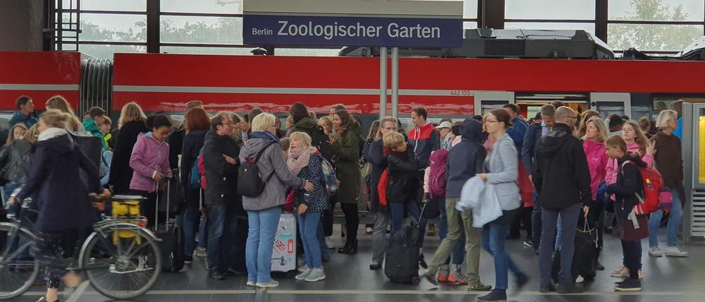 Gedränge am Bahnhof Zoo (Archivbild).