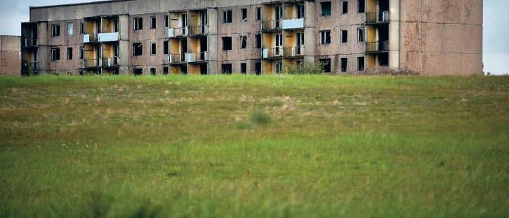 Viel Platz – aber wofür? Das ehemalige Kasernengelände in Krampnitz liegt brach, dort sollen dringend benötigte Wohnungen entstehen. Doch ein Teil des Geländes liegt im Landschaftschutzgebiet.
