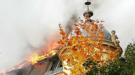 In der Menzelstraße war im Oktober ein Dachstuhl in Brand geraten.