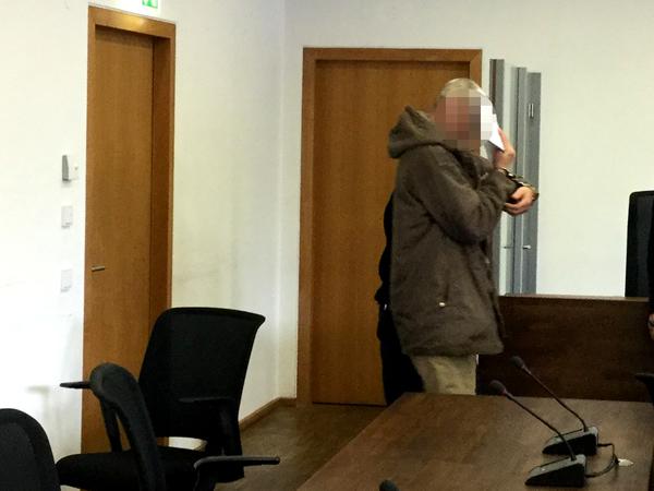 Gegen einen 58-Jährigen, der ein Kind aus einem Möbelhaus entführt und missbraucht haben soll, hat am 19. Dezember 2019 vor dem Landgericht Potsdam der Prozess begonnen.