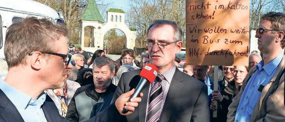 In der Kritik: ViP-Chef Martin Grießner beim Protest in Groß Glienicke.