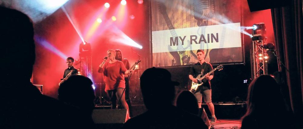 Gewinnerauftritt: My Rain auf der Bühne im Lindenpark.