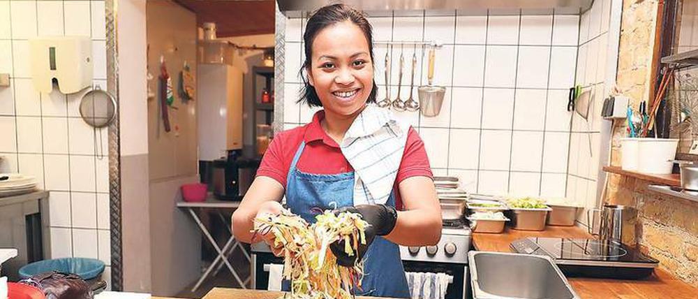 Küchenchefin Mai Nguyen verarbeitet in ihren vietnamesischen Gerichten nicht nur Fleisch, sondern auch viel Gemüse und natürlich Reis.