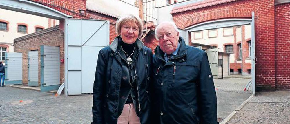 Geteiltes Leid. Heidelore Rutz und Jochen Stern saßen zu ganz unterschiedlichen Zeiten im Gefängnis Lindenstraße. Nun berichteten sie in der Gedenkstätte von ihrem Schicksal.